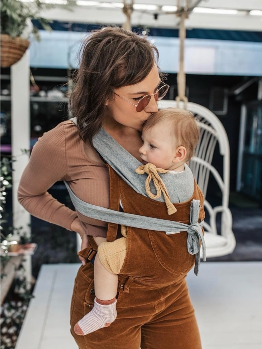 Mumsie “Carmella” Corduroy Overalls for Maternity and Baby Wearing - NWT - Picture 2 of 8